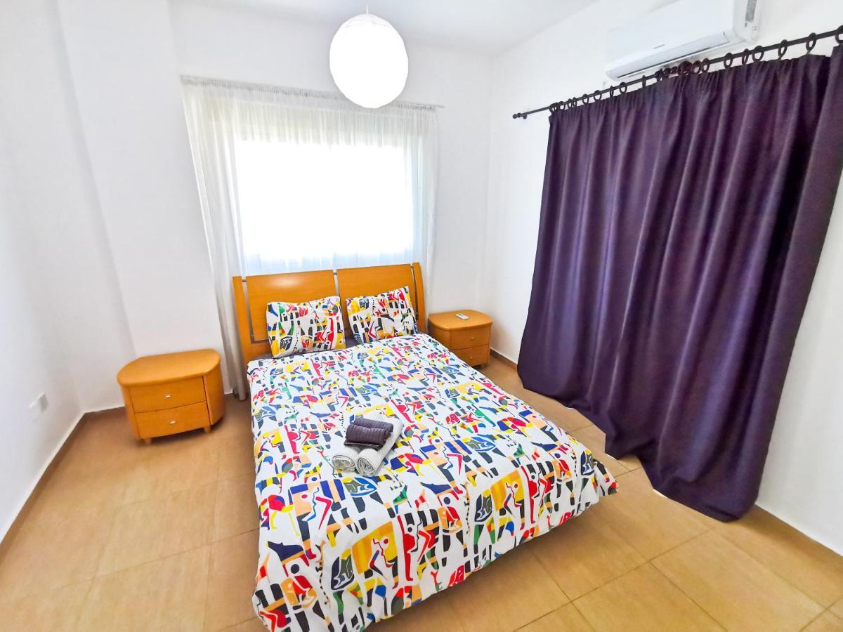 Off Course Seaview Apartment ลาร์นาคา ภายนอก รูปภาพ