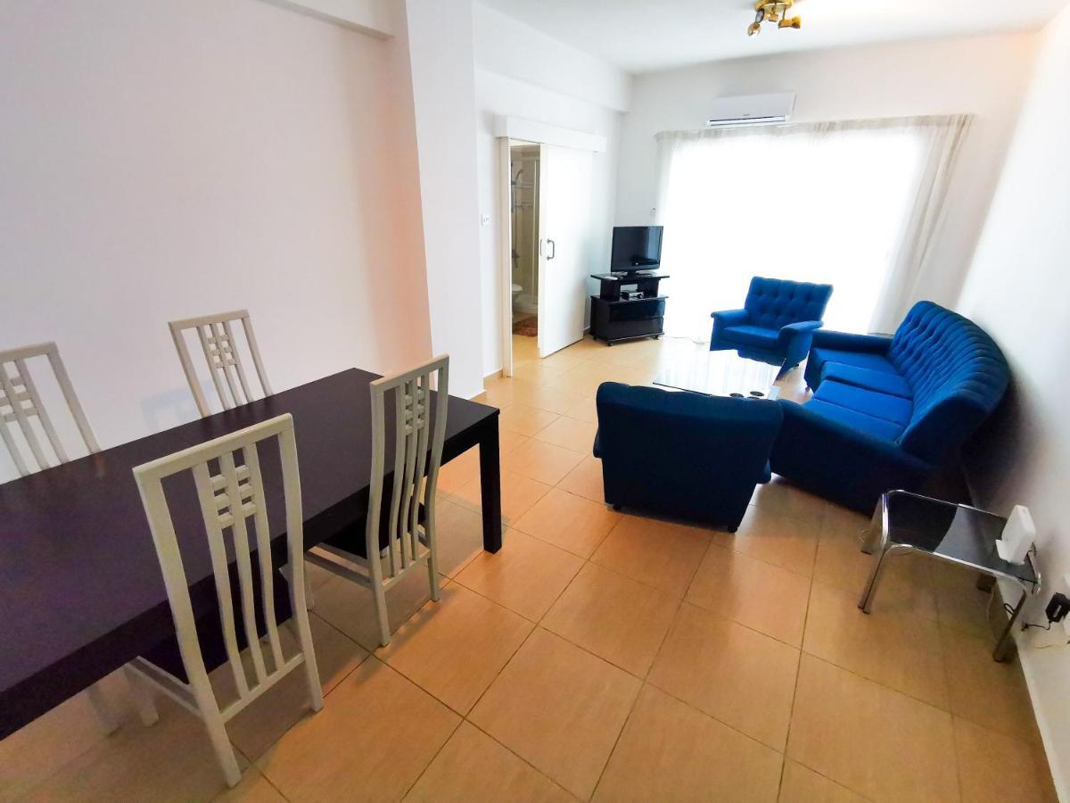 Off Course Seaview Apartment ลาร์นาคา ภายนอก รูปภาพ