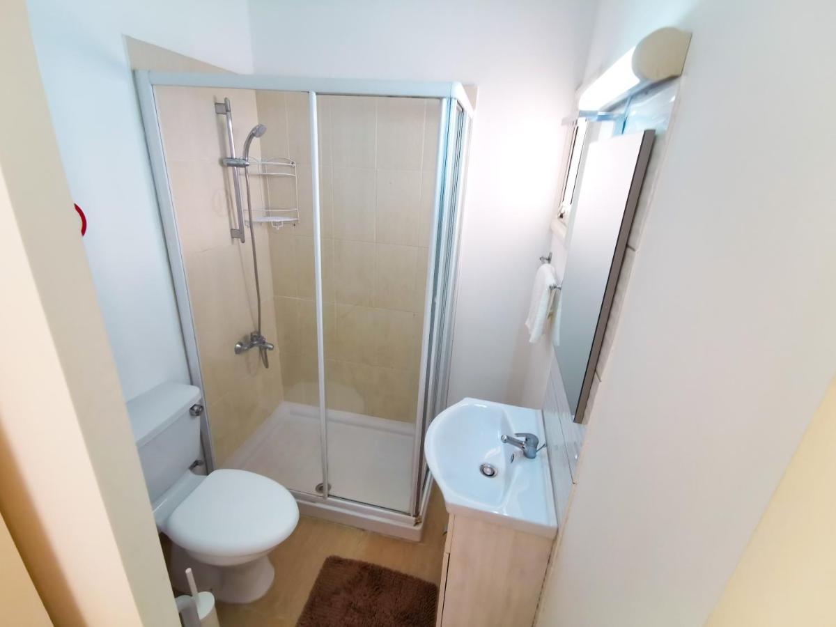 Off Course Seaview Apartment ลาร์นาคา ภายนอก รูปภาพ