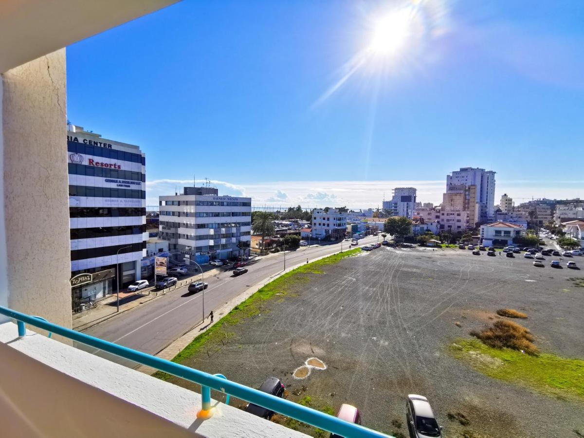 Off Course Seaview Apartment ลาร์นาคา ภายนอก รูปภาพ